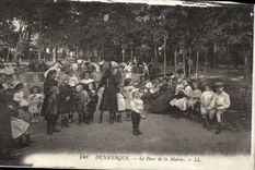 VINTAGE POSTCARD Dunkirk the Park Of the Town hall Children