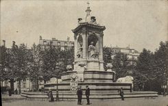 VINTAGE POSTCARD Paris the Fountain Of Sulpice Saint