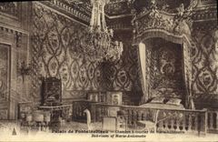 VINTAGE POSTCARD Palate De Fontainebleau room To be slept Of Marie Antoinette