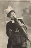 CPA 1er Avril en Bretagne Femme Folklore