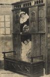 CPA En Bretagne Autour du lit clos Folklore