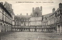VINTAGE POSTCARD Palate of Oval Fontainebleau Court Keep of Saint Louis