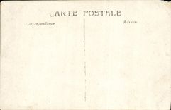 Postal photo hombre en un jardín