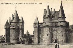CPA Vitre Le Chateau La Tour St Laurent et le Chatele
