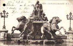 POSTAL Lyon de la VENDIMIA la fuente de Bartholdi