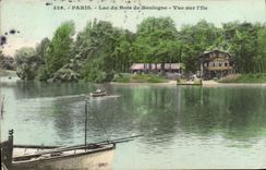 CPA Paris Le Lac Du Bois De Boulogne Vue sur l'ile