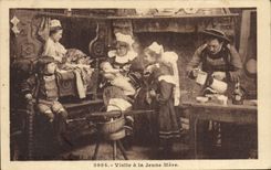 CPA Visite a la Jeune Mere Folklore