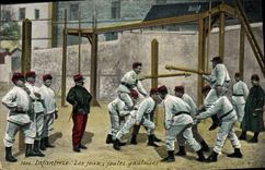 CPA Infanterie les jeux joutes gauloises Militaria 