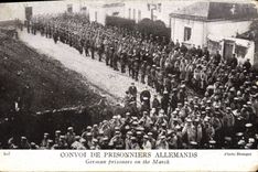 CPA Convoi de prisonniers allemands Militaria 