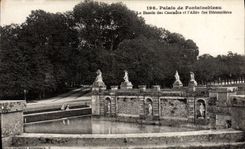 VINTAGE POSTCARD Palate of Fontainebleau the Basin of the Cascades and the Alley of Heronnieres