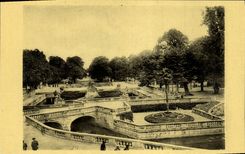 CPA Le Jardin De La Fontaine Nimes