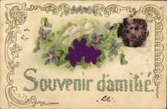 La fantasía de la POSTAL de la VENDIMIA florece palomas