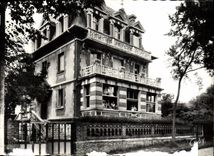 CPM Avenue de la Gare Houlgate Maison familiale de vacances Colonie
