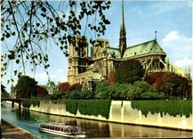 CPM Paris Cathedrale De Notre Dame vue du quai de Montebello 