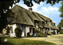 CPM La Luxuriante Normandie Maison Normande au toit de chaume