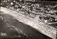 CPM Blonville Sur Mer Vue aerienne La plage