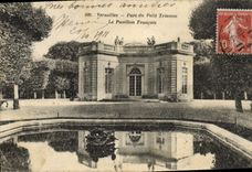 CPA Versailles Parc Du Petit Trianon Le Pavillon Francais