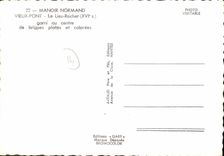 CPM Manor Normand Vieux Pont Le Lieu Rocher Garni Au Centre De Brigues Plates Et Colorees