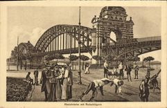 VINTAGE POSTCARD Dusseldorf Rheinbrucke put Radschlagern Enfants