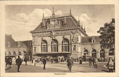 VINTAGE POSTCARD Dusseldorf Blondatbrunnen Hauptbahnhof Splashes