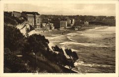 CPA Biarritz Les Grands Palaces et la Grande Plage