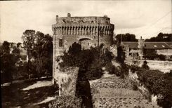 VINTAGE POSTCARD Dinan Castle of the Duchess Anne