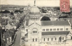 CPA Tours La Basilique Saint Martin La ville et la cathedrale