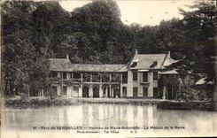 CPA Parc de Versailles Hameau de Marie Antoinette La Maison de la Reine