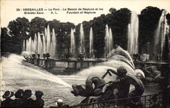 CPA Versailles Le Parc Le Bassin de Neptune et les grandes eaux