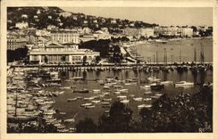 CPA Cannes Vue d'ensemble prise du Mont Chevalier Bateaux 