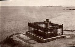 VINTAGE POSTCARD Holy Malo Tomb of Chateaubriant