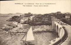 CPA Marseille La Corniche Pont de la Fausse Monnaie Bateau