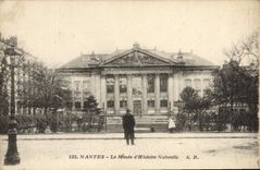 VINTAGE POSTCARD Nantes the Museum of Natural history