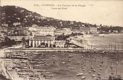 CPA Cannes Le Casino et la Plage Bateaux Barques
