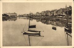 VINTAGE POSTCARD Trouville Kidneys of the Beaches Drums and Quays