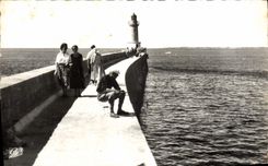 MODERN CARD Croisic the Pier and the Lighthouse Fishes Sinning