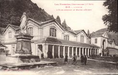 VINTAGE POSTCARD Luchon Etablishment and Statue of Etigny