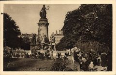 VINTAGE POSTCARD Lyon Places Carnot Statue of the Republic