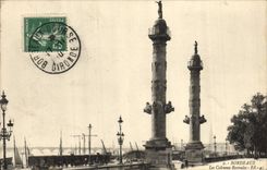 CPA Bourdeaux Les Colonnes Rostrales Train