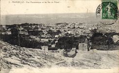 CPA Marseille Vue Panoramique Et Les iles de Frioul