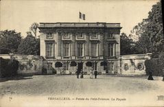 CPA Versaillees Palais du Petit Trianon La Facade 