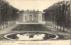 CPA Versailles Parc du Grand Trianon Le Pavillon Francais 