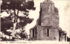 CPA Nimes La Tour Magne 