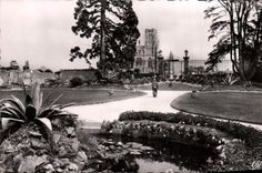 POSTAL MODERNA Avranches el jardín botánico y la iglesia de Notre Dame de los campos