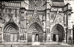 CPM Meaux La Cathedrale Saint Etienne Les trois tympans Jugement dernier Vie de Saint Jean Baptiste Vie de Sainte Vierge