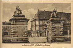 VINTAGE POSTCARD Mainz has Rh Schlosstor Museum