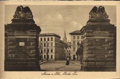 VINTAGE POSTCARD Mainz has Rh Rothes Tor