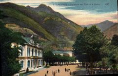 VINTAGE POSTCARD Cauterets Esplanade of Eggs and the Casino