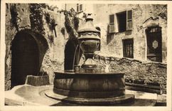 VINTAGE POSTCARD Saint Paul the Fountain