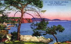 VINTAGE POSTCARD Toulon Cape Brown Handle of Magaudet Rocks of Sainte Marguerite